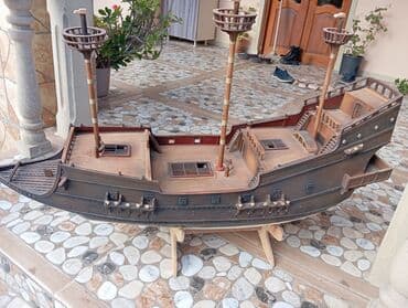 10 cent kaç manat: Taxta maket gəmi – 17-ci əsr tipli üç dirəkli yelkənli kalyon - — 3