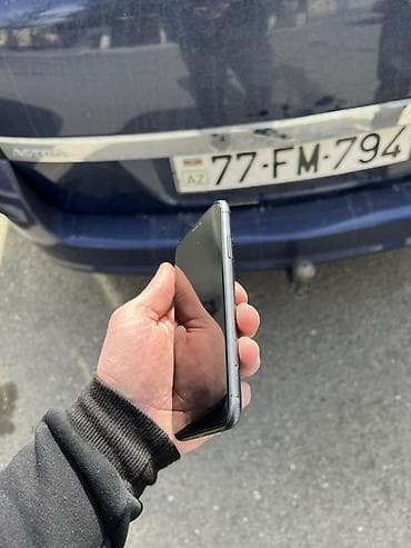 iphone x ekranı: IPhone 11, Qara, Face ID — 8