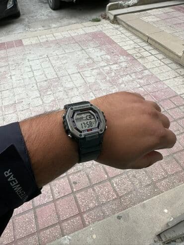 elektron sigaretler: İşlənmiş, Qol saatı, Casio, rəng - Qara — 1