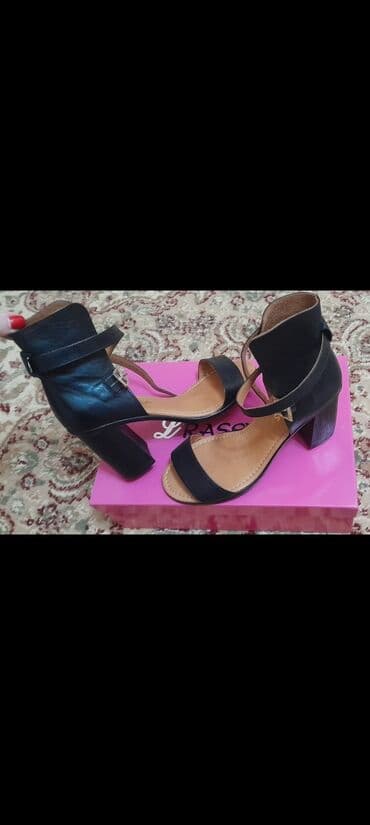 женские босоножки черные на тракторной подошве: Ölçü: 37, rəng - Qara, Yeni — 1