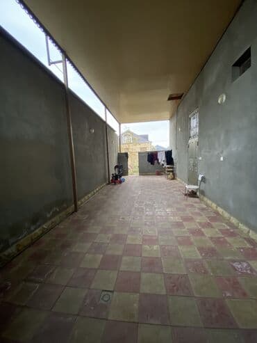 lokbatan bina az: Ev yerlesir Cavadxan qesebesi Komandirin kucesinde Leyla marketin yani — 1