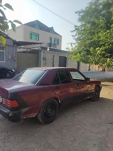 lada mostu: Mercedes-Benz 190: 2.3 l | 1990 il Hetçbek — 6