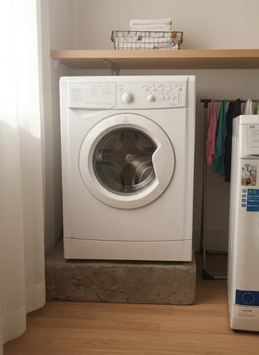 Paltaryuyan maşın Indesit, 5 kq, İşlənmiş, Avtomat, Qurutma var, Kredit yoxdur, Ödənişli çatdırılma