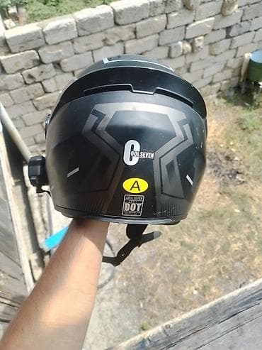 Motonəqliyyat: Məhsul: COOL SEVEN integral motosiklet dəbilqəsi Xüsusiyyətlər: - Tam — 1