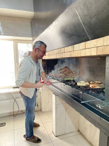 Xadimələr: Salam, mən aşpaz Yunus, 46 yaşım var, 22 ildir aşpaz — 2