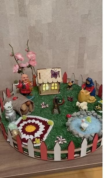 Miniatür dekorativ kompozisiya – kənd həyəti mövzulu süfrə/otaq bəzəyi