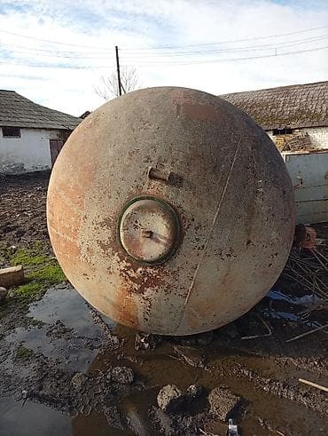 Шланги: Sənaye tipli metal şaquli-yatay silindrik çən - Material: qalın — 2