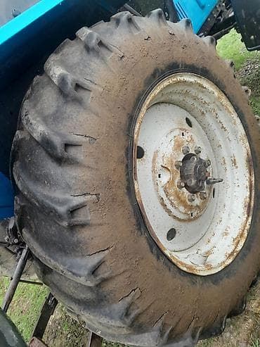 maşin tekerleri: Satılır: 1025. Arxa traktor təkər komplekti (disklə birlikdə) - Ölçü — 5