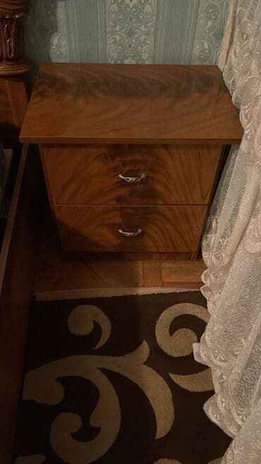 yatağ: Yataq desti tam saglam veziyyetde problemi yoxdur. Taxt dolab termo 2 — 10