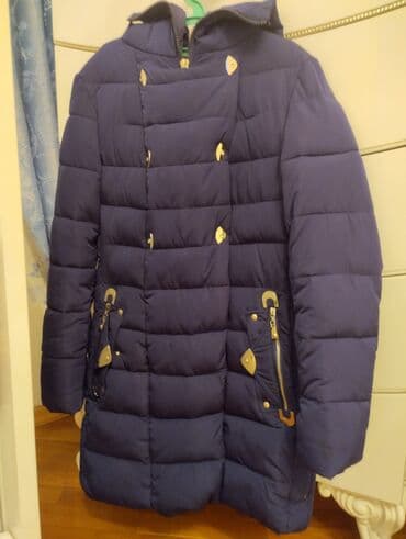 paltar modelleri 2022: Qadınlar üçün qışlıq yubka uzunluğunda şişmə palto/plaş - Rəng: tünd — 2