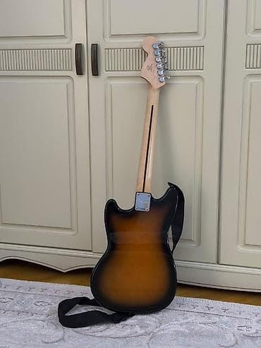 Musiqi alətləri: Fender Mustang elektrik gitara TECILI SATILIR - Korpus: kompakt — 2