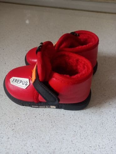 atlas parcadan donlar: Uşaq ayaqqabısı – qışlıq, qalın içlikli - Rəng: Parlaq qırmızı, qara — 3