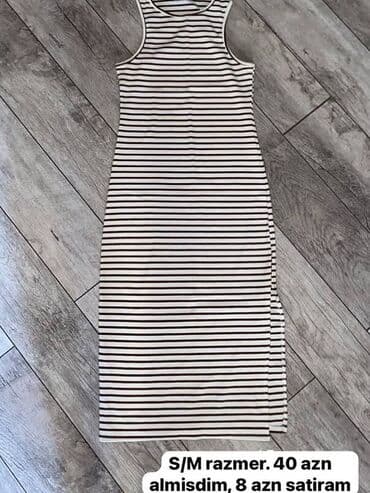 30 razmer: - Qara kombinezon: S/M razmer (M olsa da uyğun). Ön hissədə iki cüt — 4