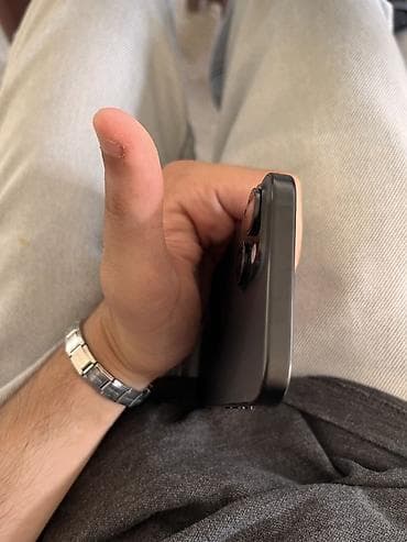 isti su: IPhone 15, 128 GB, Qara, Face ID — 3