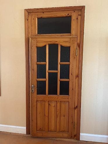 Taxta interyer qapısı – şüşəli və üst transom pəncərəli - Material