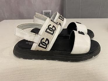 Dolce & Gabbana uşaq sandalıları - Model: DG loqolu iki qayışlı — 1