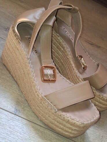 белые босоножки на тракторной подошве: Размер: 40, Новый — 19