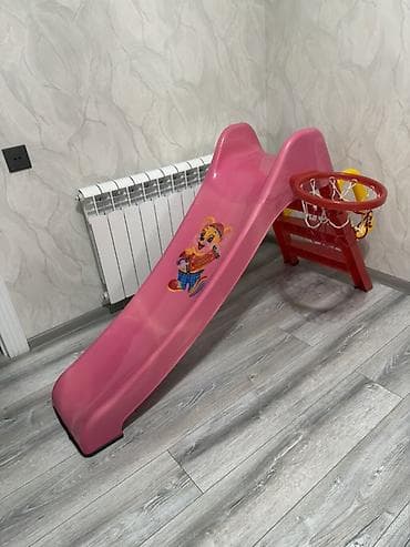 taxta oyuncaqlar: Uşaq üçün plastik sürüşkən və basketbol halqası dəsti - Rəng: çəhrayı — 1