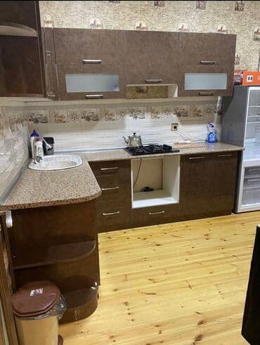 ev certiyojları: Nizami rayonu.Neftçilər metrosu ərazisində 3 otaqlı,90 kv sahəsi olan — 3