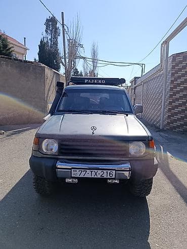 Продажа авто: Mitsubishi Pajero off-road SUV. Maşını özümçün yığmışdlm. Mühərrikdə — 2