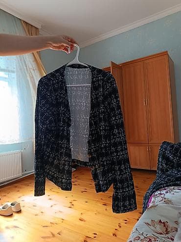 Qadın dəsti – uzun paltar + jaket - Rəng və naxış: qara fon üzərində — 3