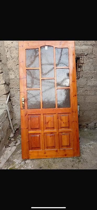 qapi icliyi: Qapi 4eded 230/90sm 30azn biri Ramana savxoz 2860 leli vatsap — 1