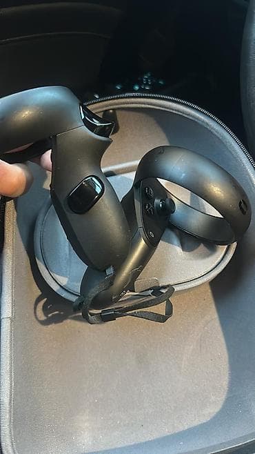 çant: Oculus (Meta) VR dəstı Məhsulun tərkibi: - VR qulaqcığı (başlıq) – — 7