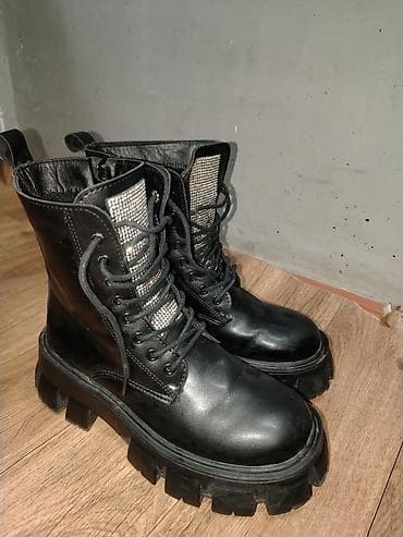 barya ayakkabı: Qara qadın üçün botinka 1 defe geyinilib razmer balaca olduqu üçün — 2
