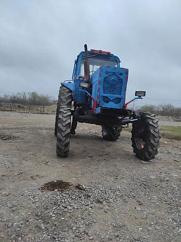 Rəngi göydür. Kabinası mövcuddur. Ön hissəsindəki radiator barmaqlığı lalafo.az -da Rəngi göydür. Kabinası mövcuddur. Ön hissəsindəki radiator barmaqlığı