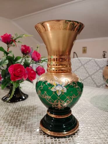 vaza qab: Bir vaza — 1