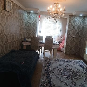 Mənzillər: Seherin merkezinde 4 mertebeli binanon 3 cu mertebesi 3 otagli ev — 10