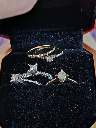 Üzük, Ağ qızıl, 750 Əyar, Brilyant, 0.26-0.50 Karat