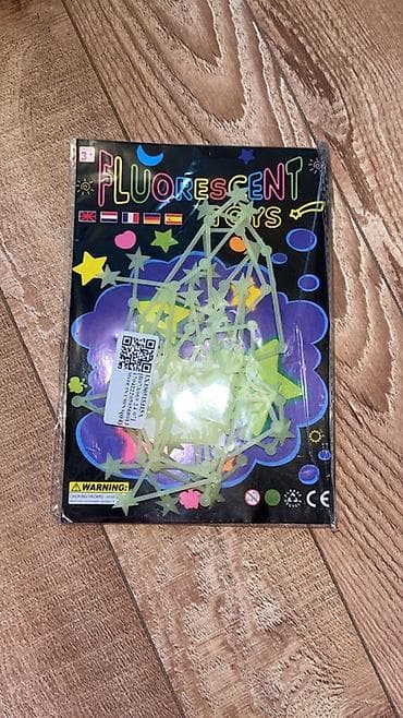 divar bezekleri: Fluorescent Toys – qaranlıqda parlayan ulduz dəsti - Yaş qrupu: 3+ - — 1