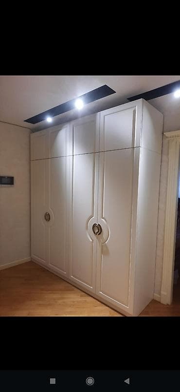 masa plasmas: Düz TV altlığı, Polkalı — 8