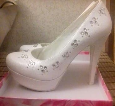 белые туфли новые: Туфли, Размер: 39, цвет - Белый, Б/у — 1