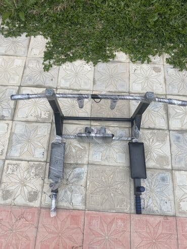 Universal qapıya asılan turnik–press–dips trenajoru Məhsul haqqında