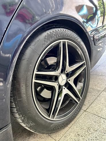 afdamabiler: Mercedes-Benz E 320: 3.2 l | Sedan — 4