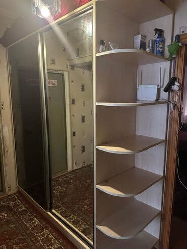 Mercedes-Benz: Dəhliz dolabı — 2