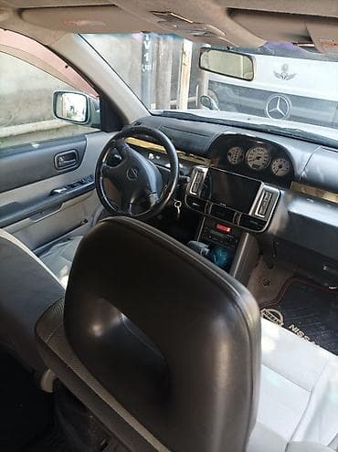 mtz 80 karopka: Nissan X‑Trail (T30) – gümüşü rəngli, 5 nəfərlik kompakt SUV Əsas — 8