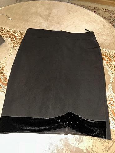 sortik yubka modelleri: Qadın qara ətək - Klassik dizayn, qələm kəsim - Alt hissədə — 1