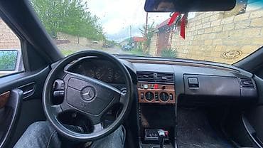 prado 120 kuza: Mercedes-Benz 220: 2.2 л | 1993 г. Лимузин — 4