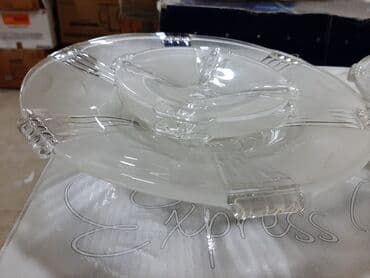 salat qabı: Şüşə qablar dəsti - 3 ədəd kvadrat formalı sallad/süfrə qabı: 2 — 6