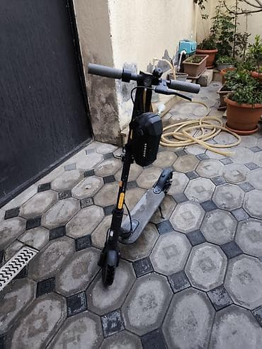 İşlənmiş Elektrik samokat 8", 351 - 500 Vt, 16 - 25 km/s, Ünvandan götürmə — 1