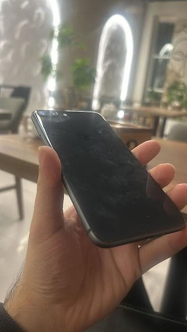 IPhone 8 Plus, 64 GB, Jet Black, Barmaq izi