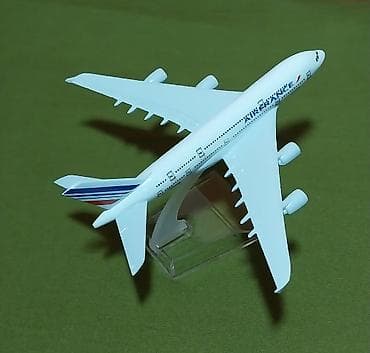 maket: Təyyarə France A380 model təyyarə maket. Metro stansiyalarının — 6