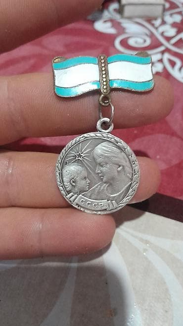брошь: SSR dövrünə aid gumuw qehraman ana medali 17qram — 1