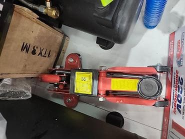 Aksesuarlar və tüninq: Hidravlik Domkrat, Maksimum yükqaldırma: 2 t — 1