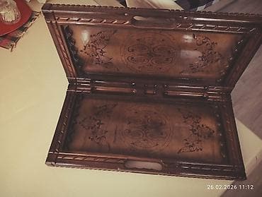 Taxta nərd lövhəsi – əl oyma naxışlı, qatlanandır. Xüsusiyyətlər: - — 2