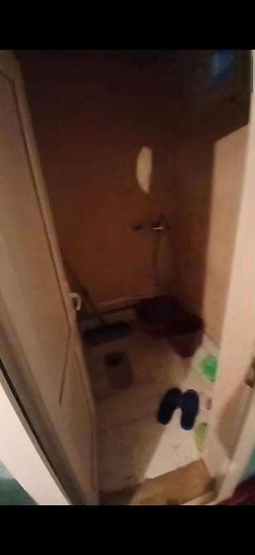 xırdalanda satılan evler: Xirdalanda Grandmartın arxasinda 1 otaqli qapidan girmə ev satılır — 5