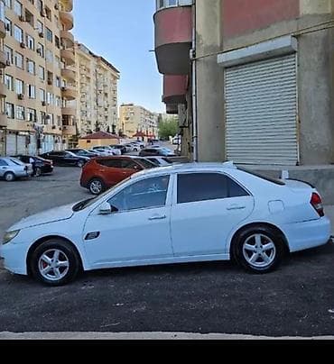 byd masin: BYD F6 sedan - Kuzov: 4 qapılı sedan, ağ rəng, aerodinamik xətlər — 1